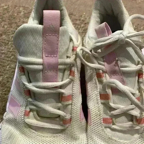 Adidas  Sneakers EUC - Picture 6 of 7